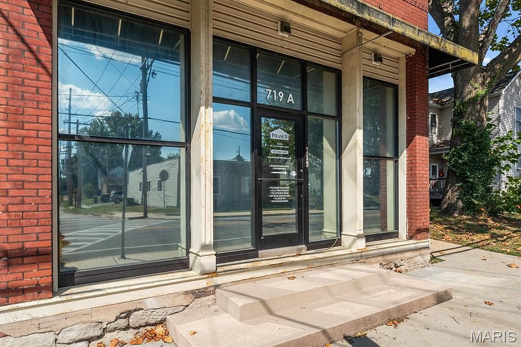 719 Centreville Ave Belleville, IL 62220 - Thumbnail 4