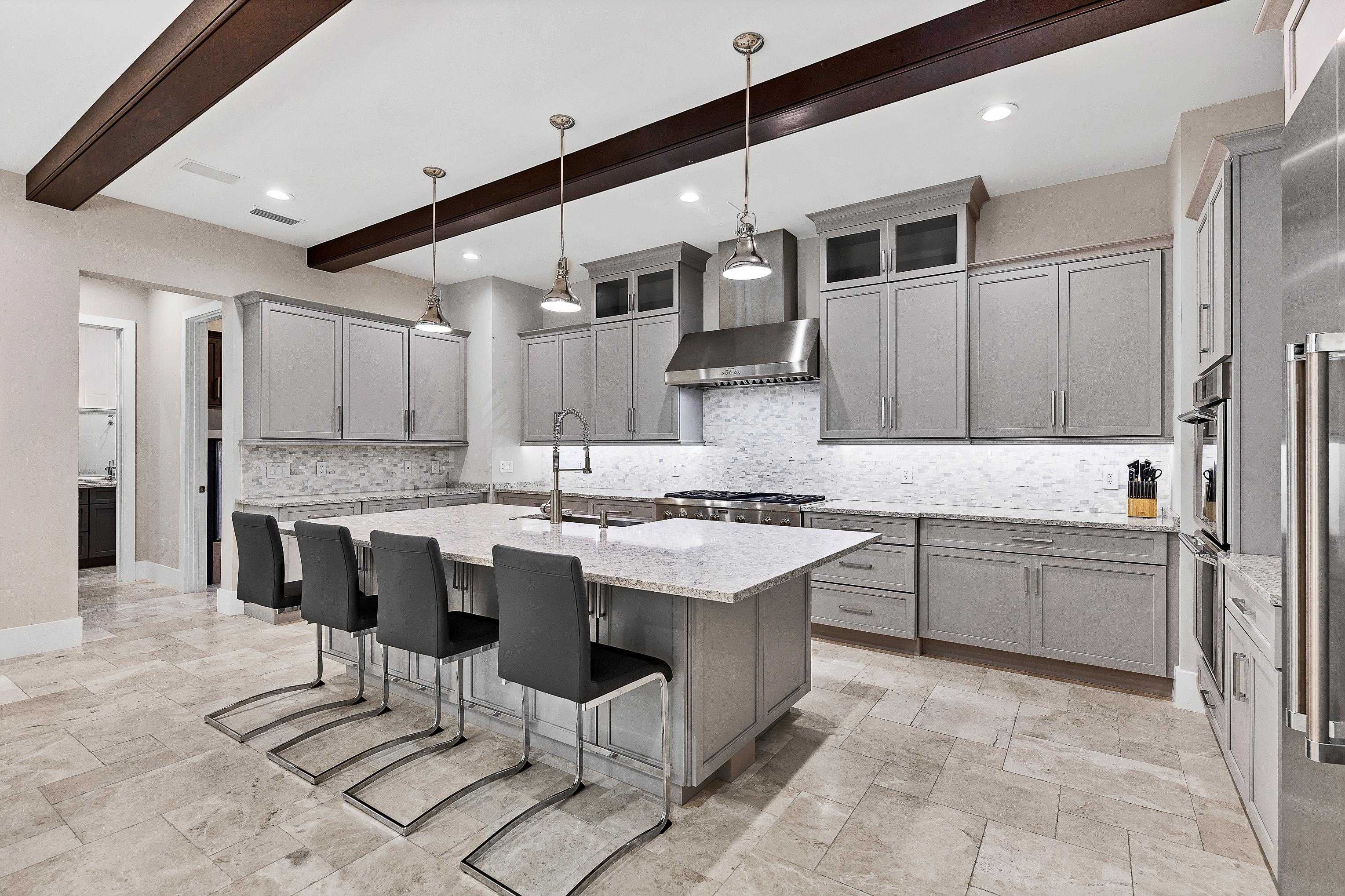 620 Key Royale Drive, Holmes Beach, FL, USA, 34217 - Thumbnail 4