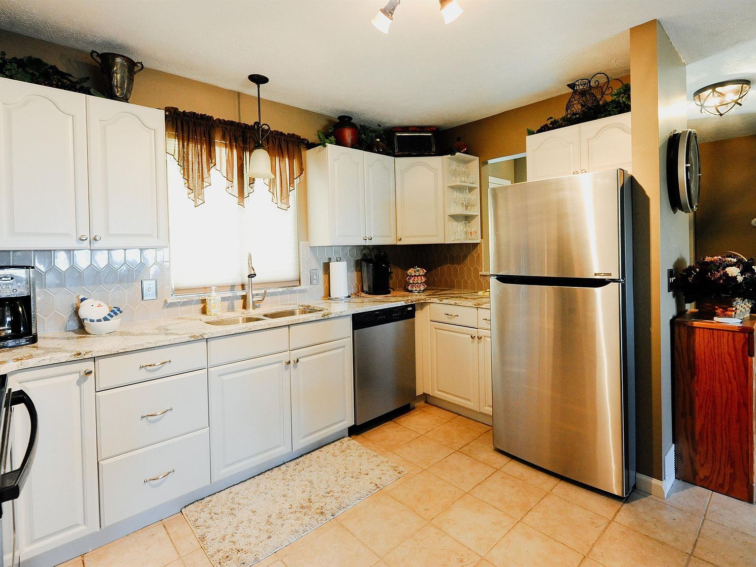 11255 E Fort Rd APT H-1 Suttons Bay, MI 49682 - Thumbnail 4