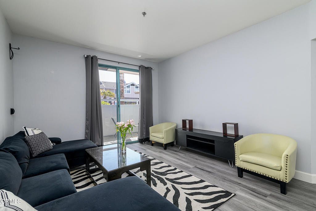 865 S B St APT Q1 Oxnard, CA 93030 - Thumbnail 4