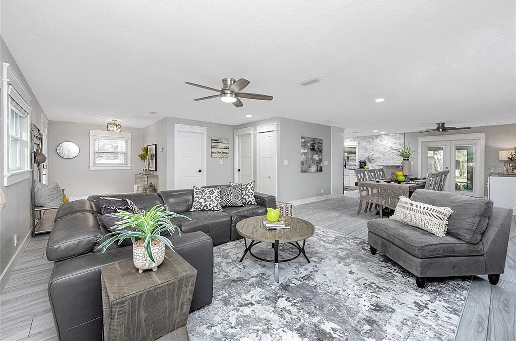 6107 100th Way N Saint Petersburg, FL 33708 - Thumbnail 4