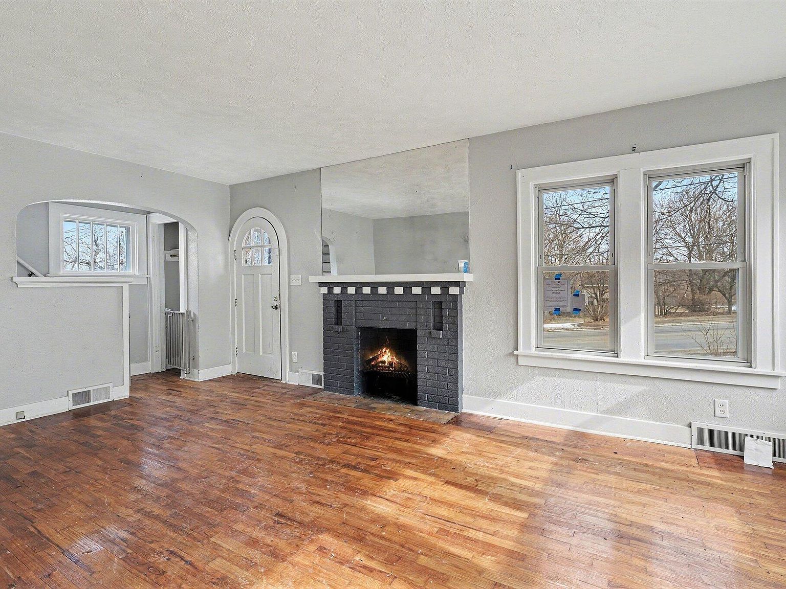 2326 S Burdick St Kalamazoo, MI 49001 - Thumbnail 4