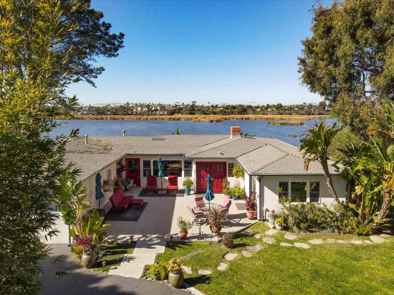 2361 Buena Vista Circle, Carlsbad, CA, USA, 92008 - Thumbnail 4