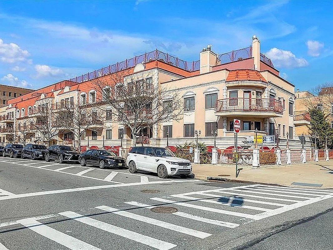 3165 Emmons Ave APT 3I Brooklyn, NY 11235 - Thumbnail 4