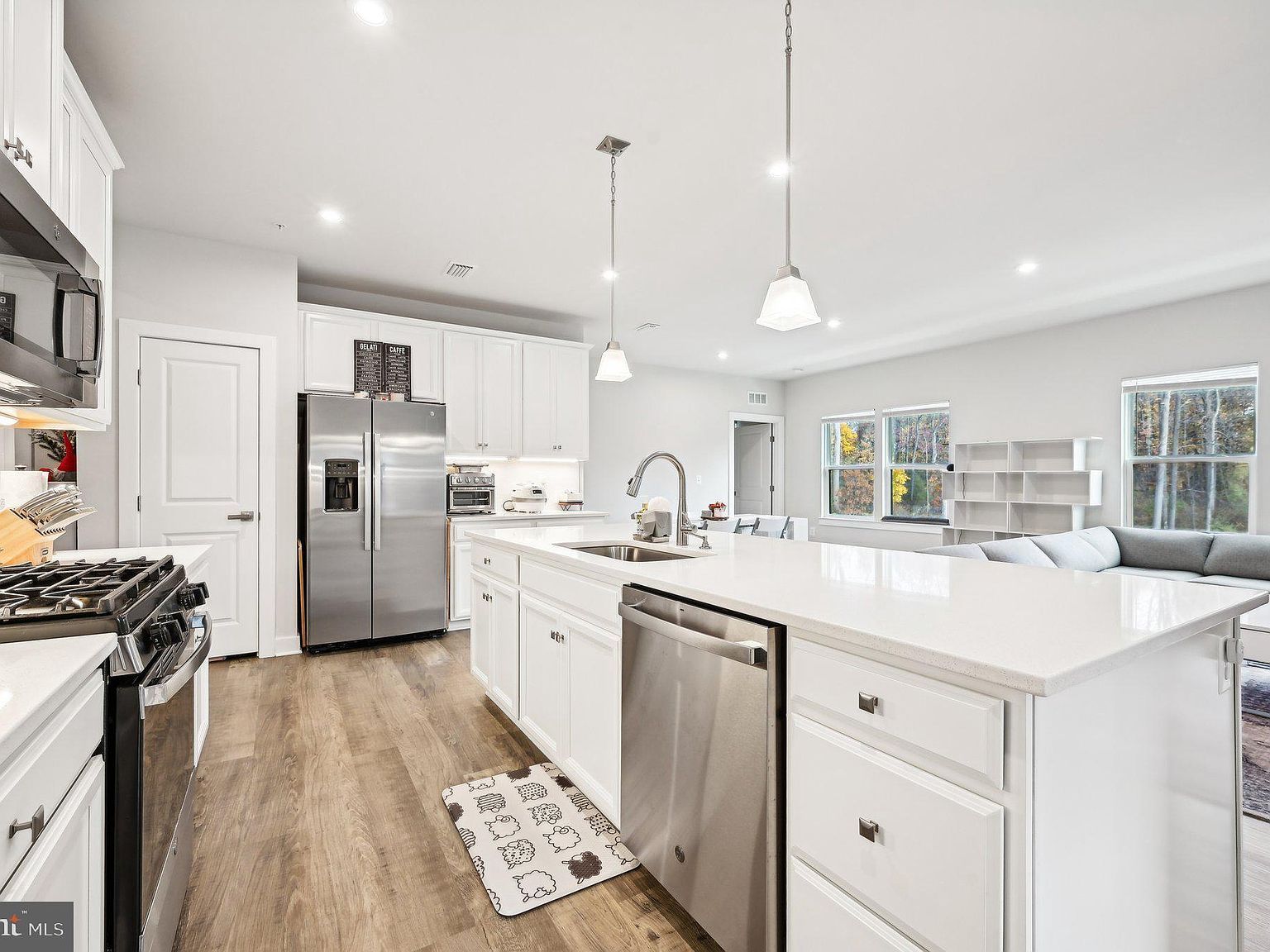 10421 Resort Rd Ellicott City, MD 21042 - Thumbnail 4