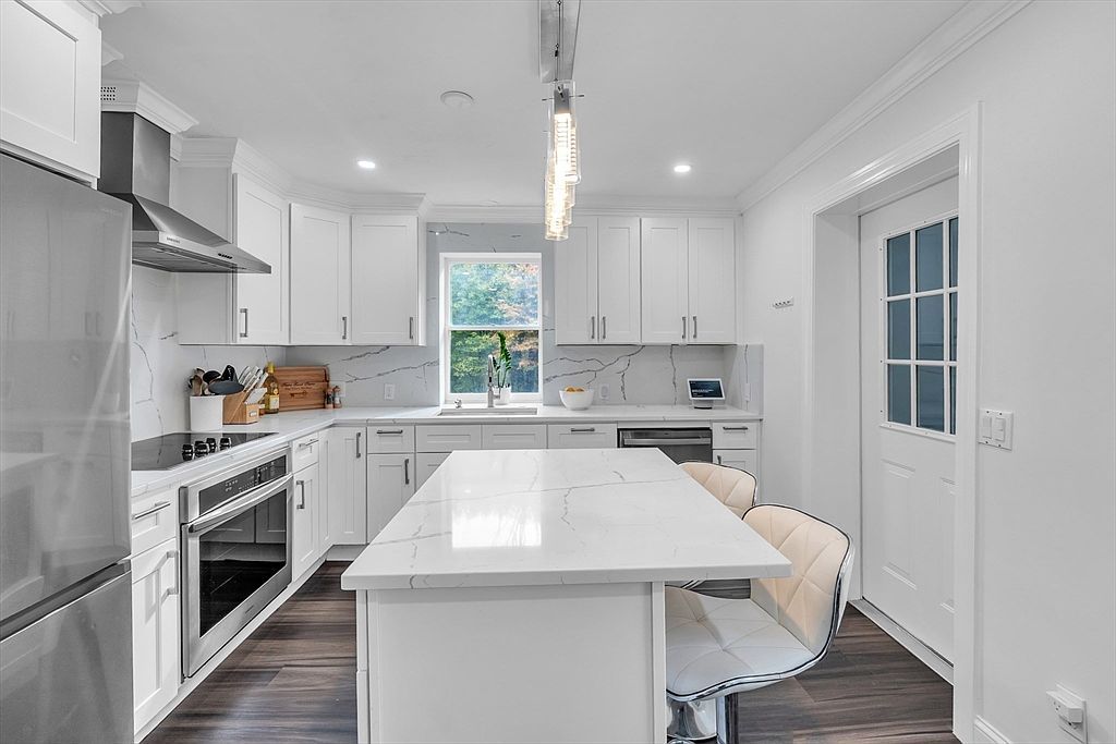 86 Wheelock Ave Millbury, MA 01527 - Thumbnail 4