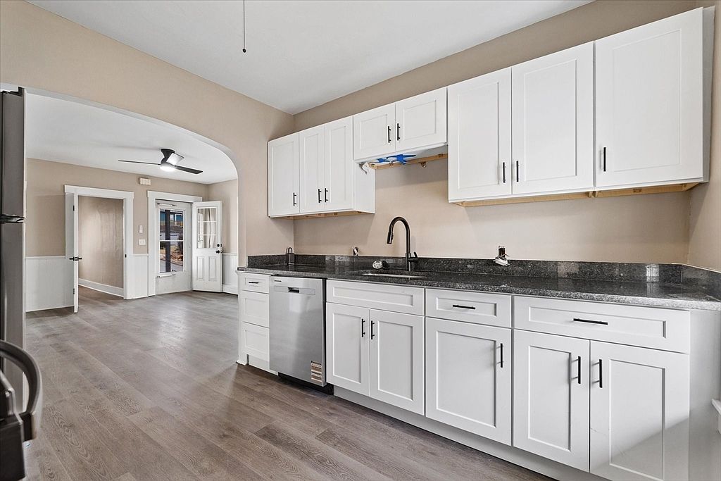 31 Clark St Spencer, MA 01562 - Thumbnail 4