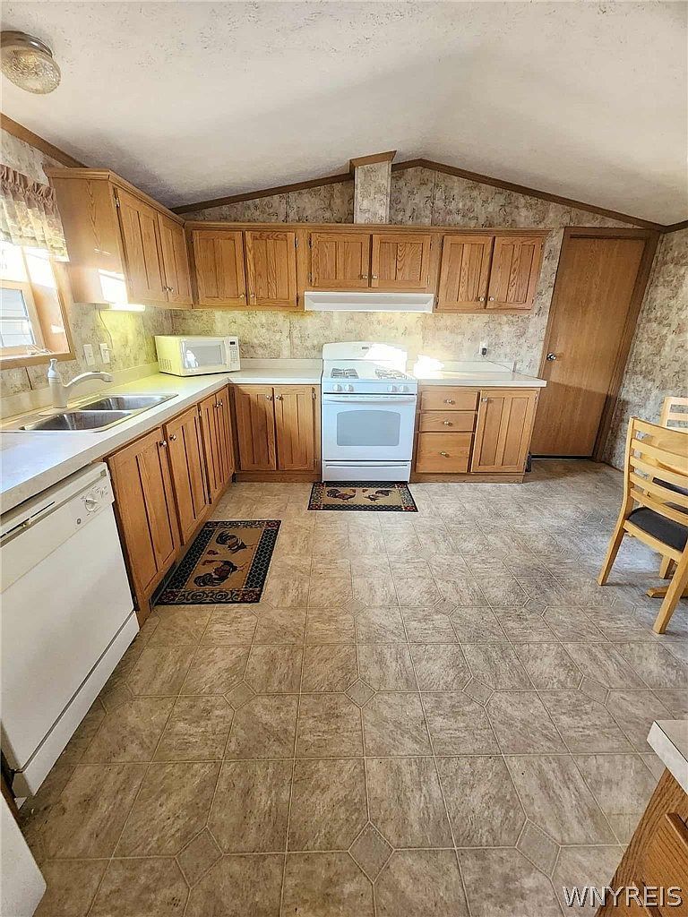 123 Valley Dr Great Valley, NY 14741 - Thumbnail 4