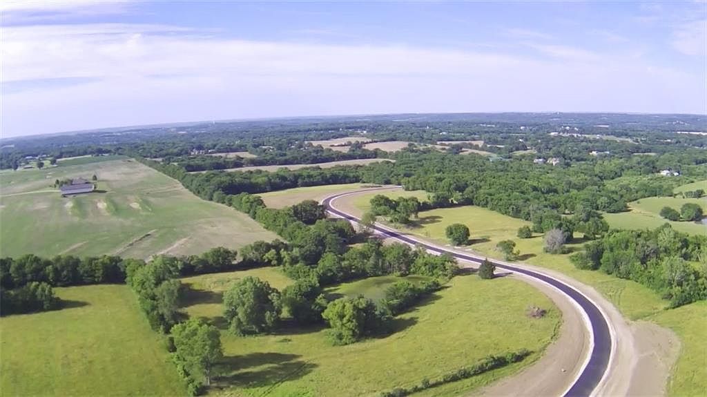 10510 S Cedar Ridge Trl Grain Valley, MO 64029 - Thumbnail 4