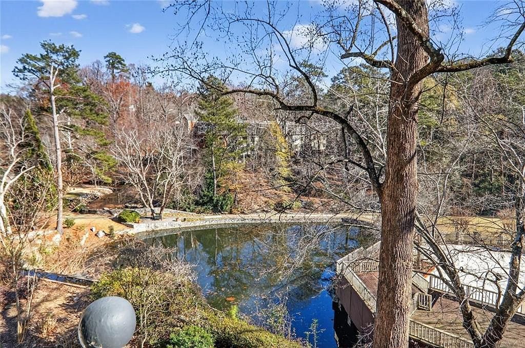 27207 Plantation Dr NE Atlanta, GA 30324 - Thumbnail 4