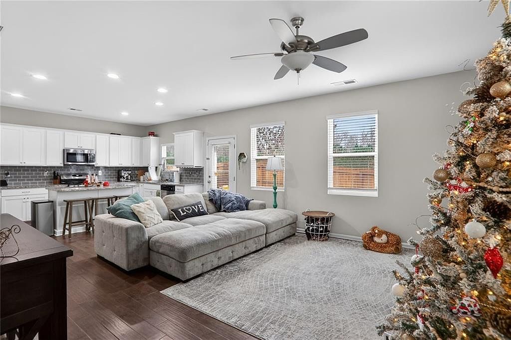 594 Summit Point Canton, GA 30114 - Thumbnail 4