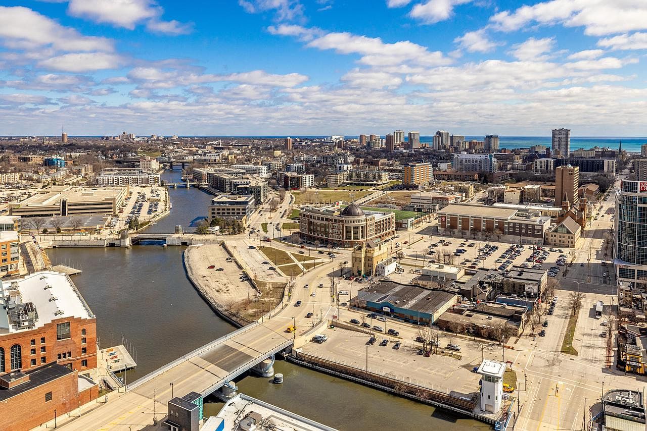 1141 N Martin L King Jr Dr #3002 Milwaukee, WI 53203 - Thumbnail 4