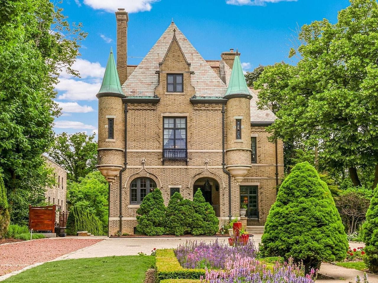 3266 N Lake Dr Milwaukee, WI 53211 - Thumbnail 4