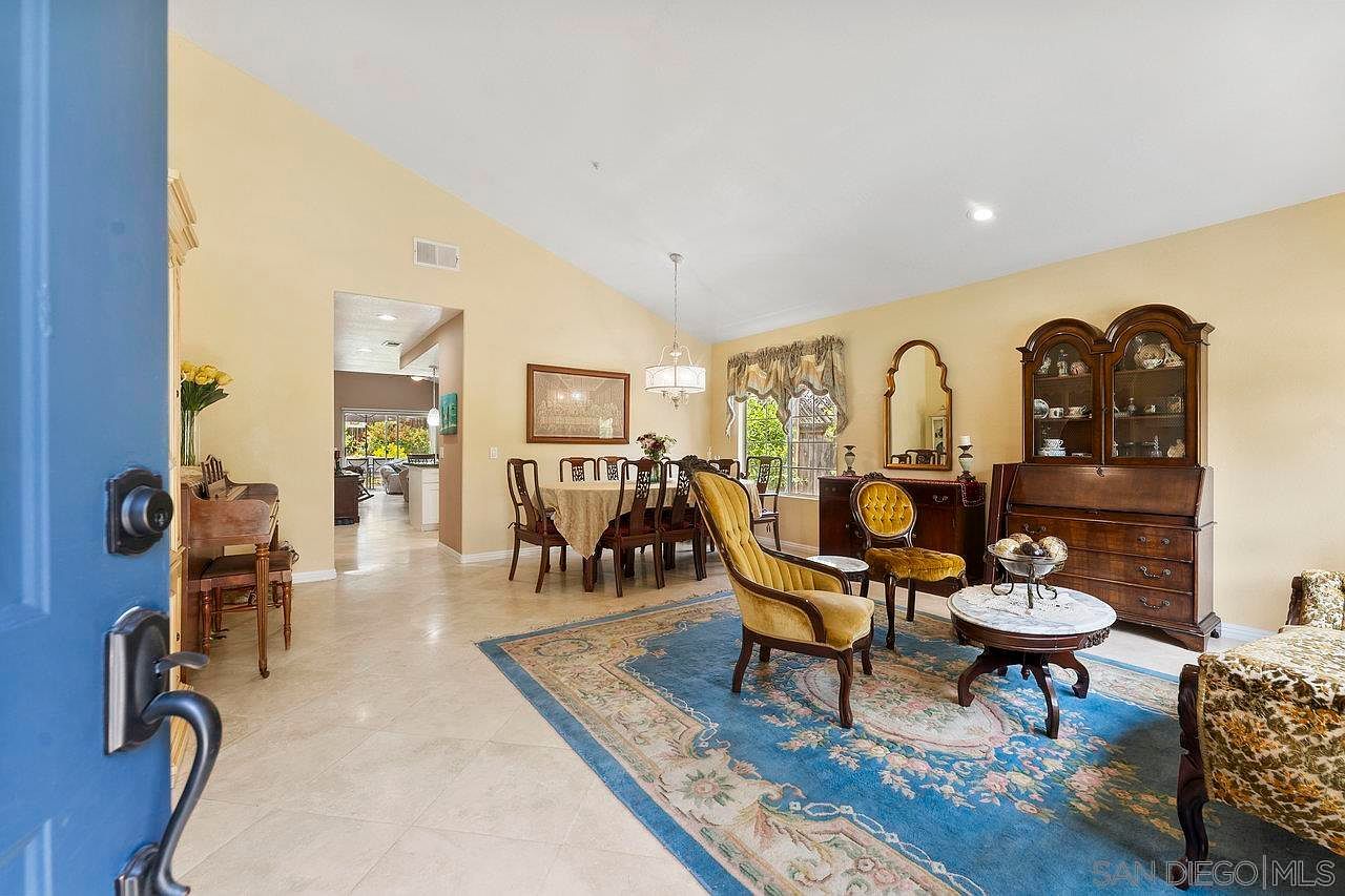 9942 Theresa Ln Santee, CA 92071 - Thumbnail 4