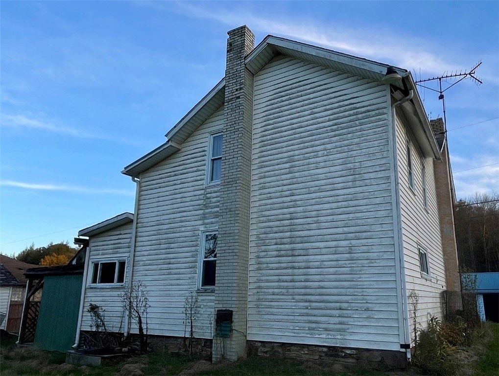 583 Reesedale Rd E Adrian, PA 16210 - Thumbnail 4