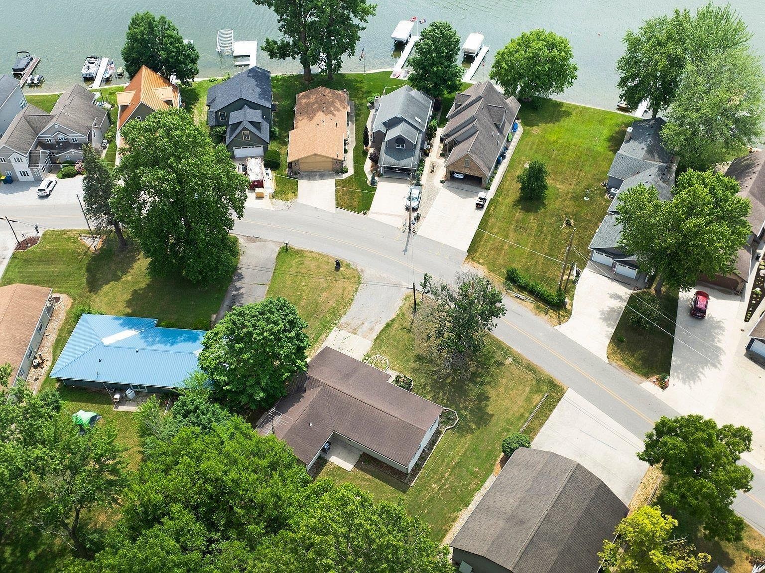 2055 Lane 150 Hamilton Lk Hamilton, IN 46742 - Thumbnail 4