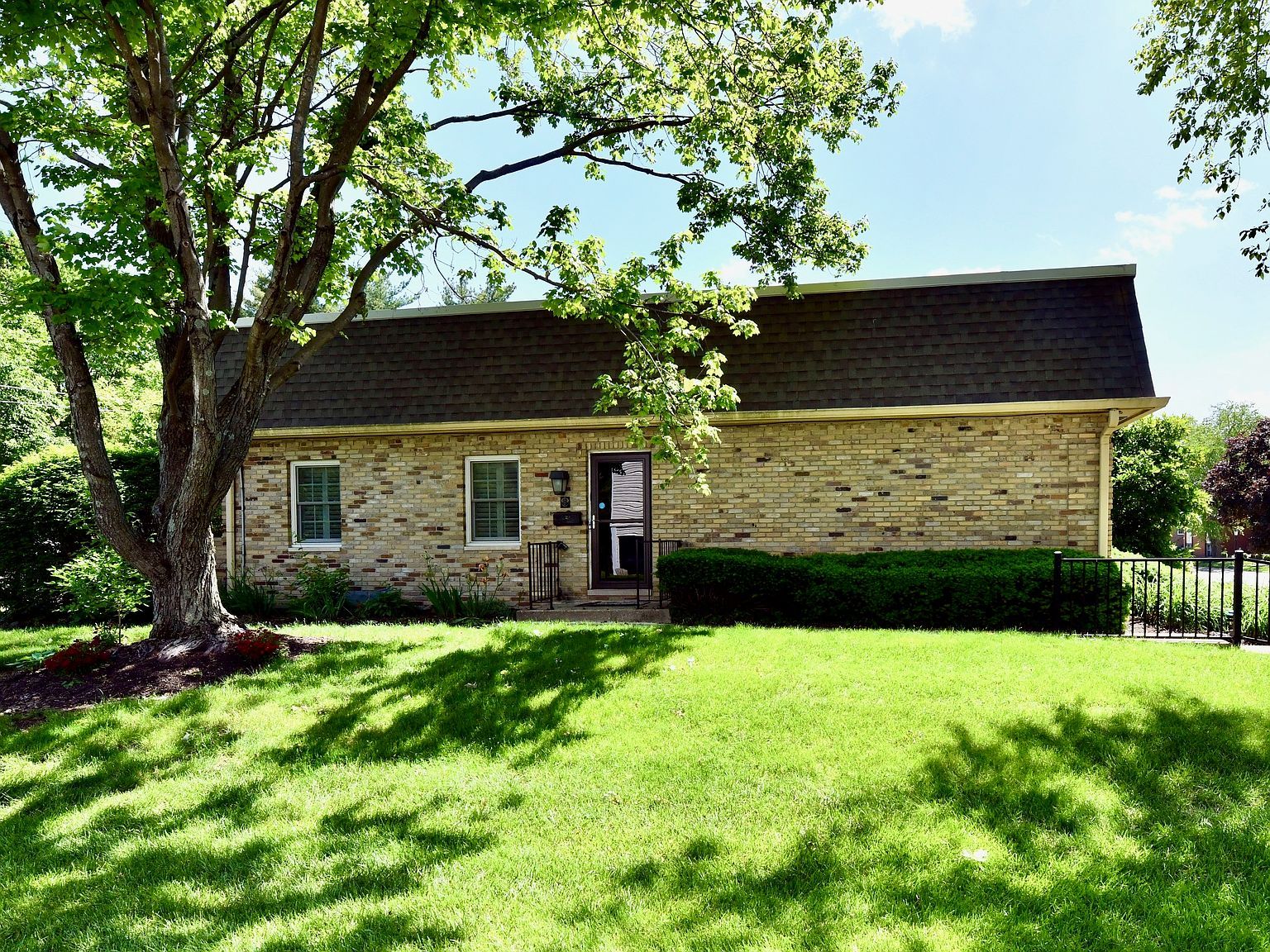 1310 Kings Cove Ct Indianapolis, IN 46260 - Thumbnail 4