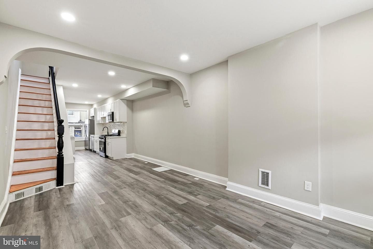 718 N Curley St Baltimore, MD 21205 - Thumbnail 4