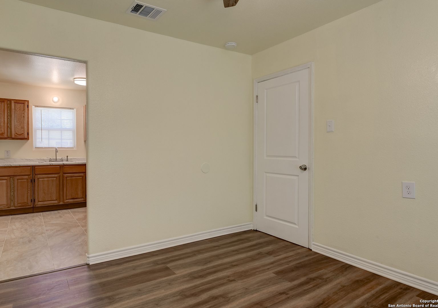 218 Waugh St San Antonio, TX 78223 - Thumbnail 4