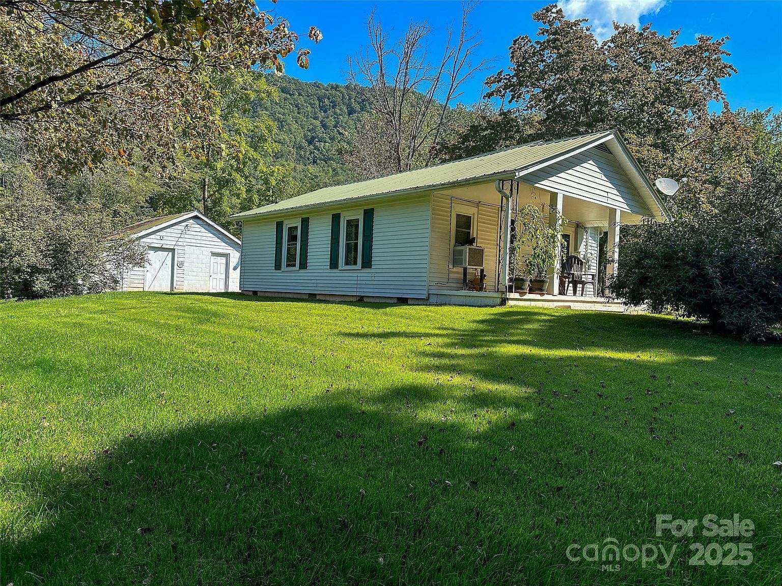 241 Canada Rd Tuckasegee, NC 28783 - Thumbnail 4