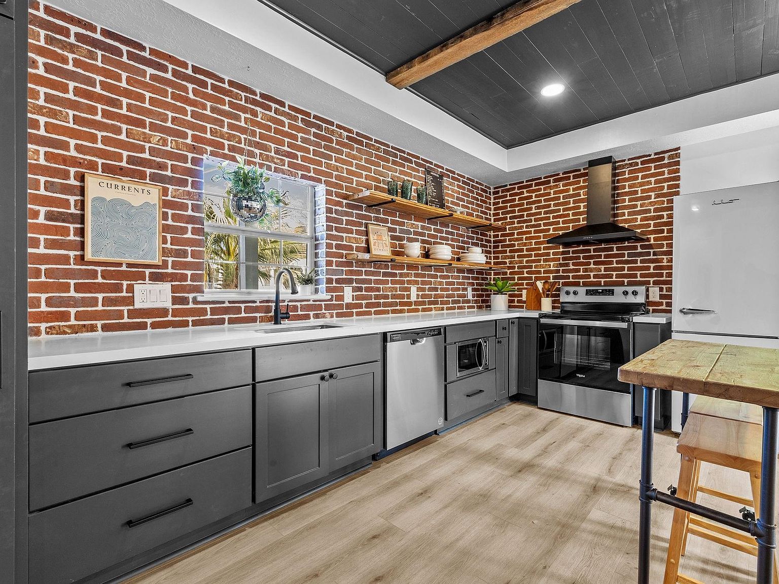 827 Winnie St Galveston, TX 77550 - Thumbnail 4