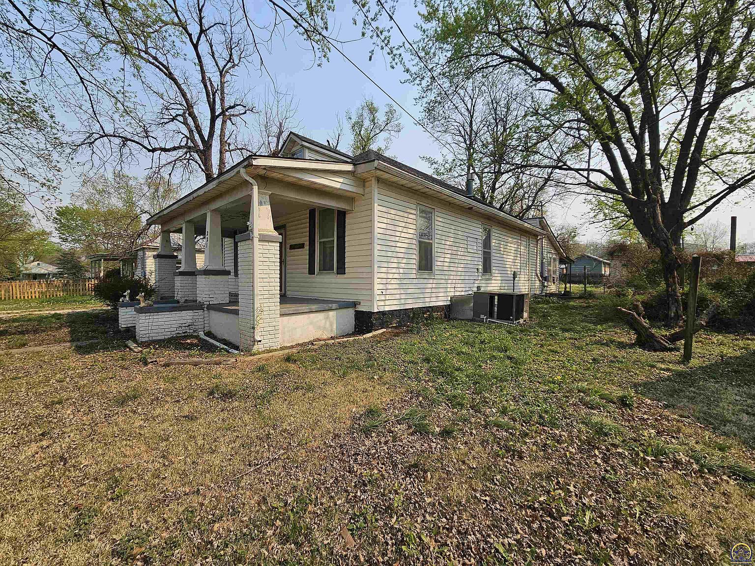 221 E Lincoln St Madison, KS 66860 - Thumbnail 4