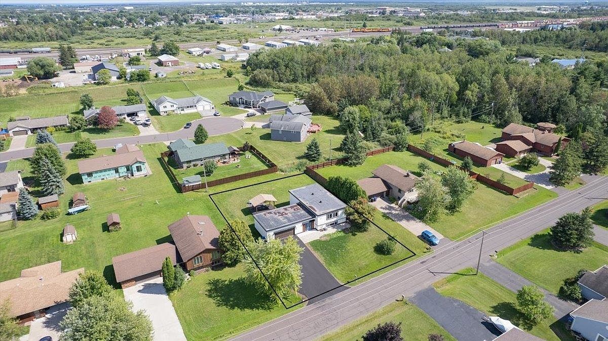 2430 Logan Ave Superior, WI 54880 - Thumbnail 4