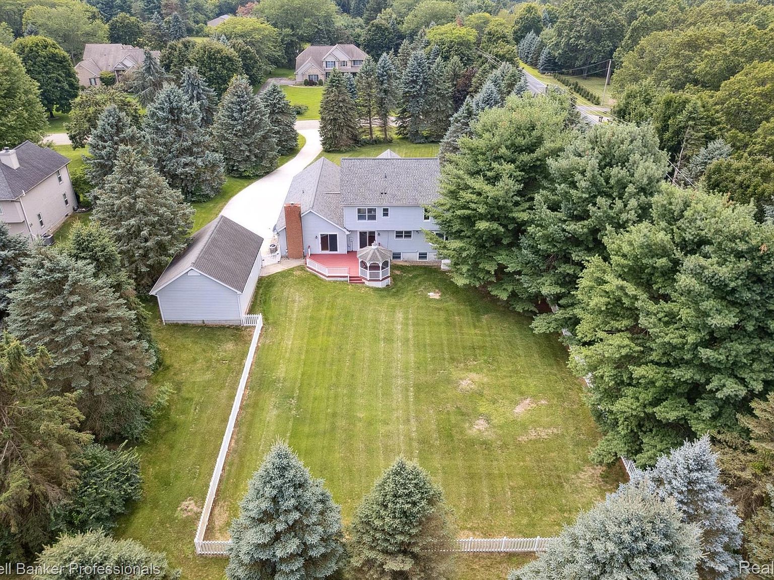 9001 Yorkshire Dr Saline, MI 48176 - Thumbnail 4