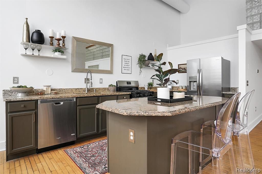 2843 E Grand Blvd APT 4 Detroit, MI 48211 - Thumbnail 4