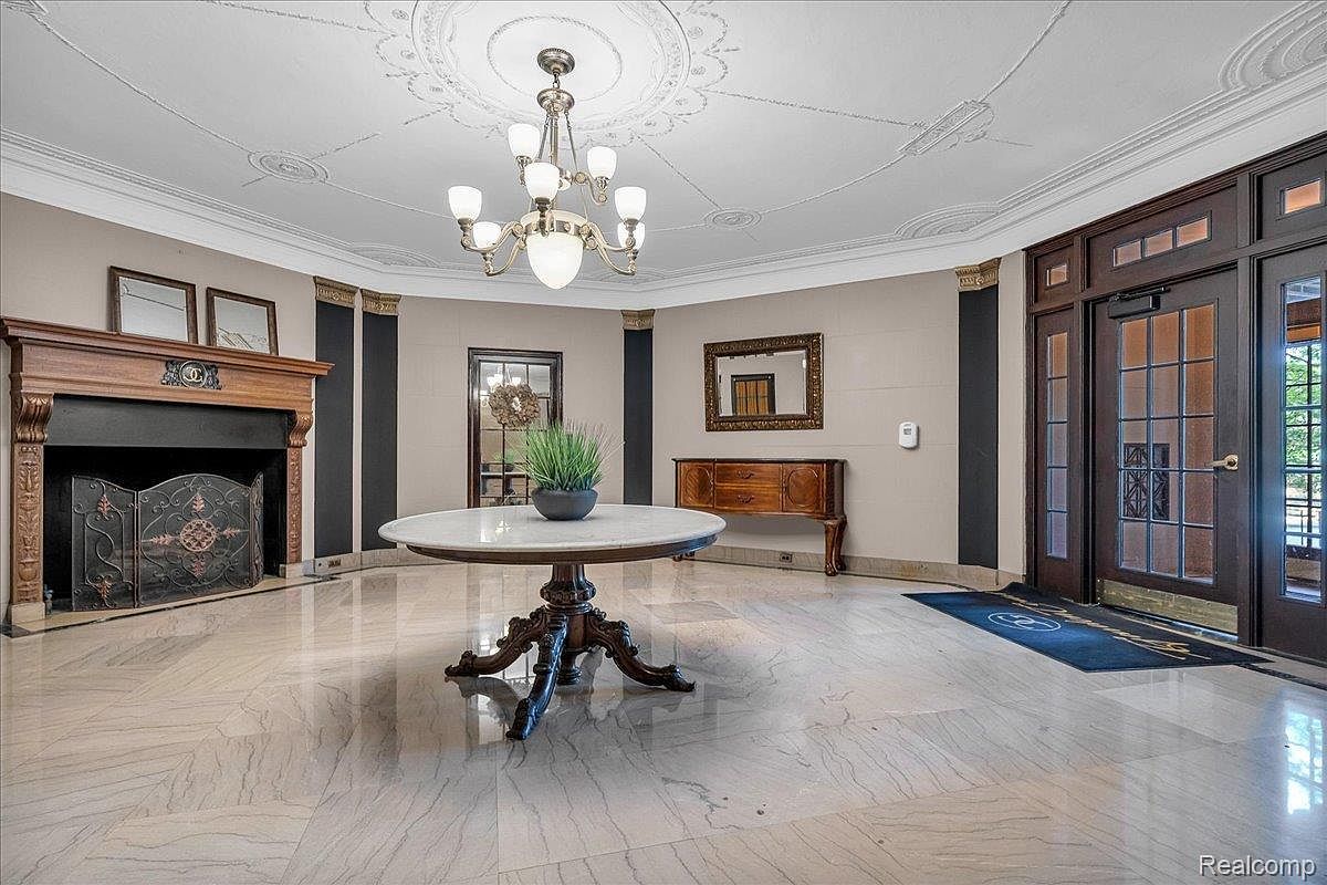 2900 E Jefferson Ave APT C5 Detroit, MI 48207 - Thumbnail 4