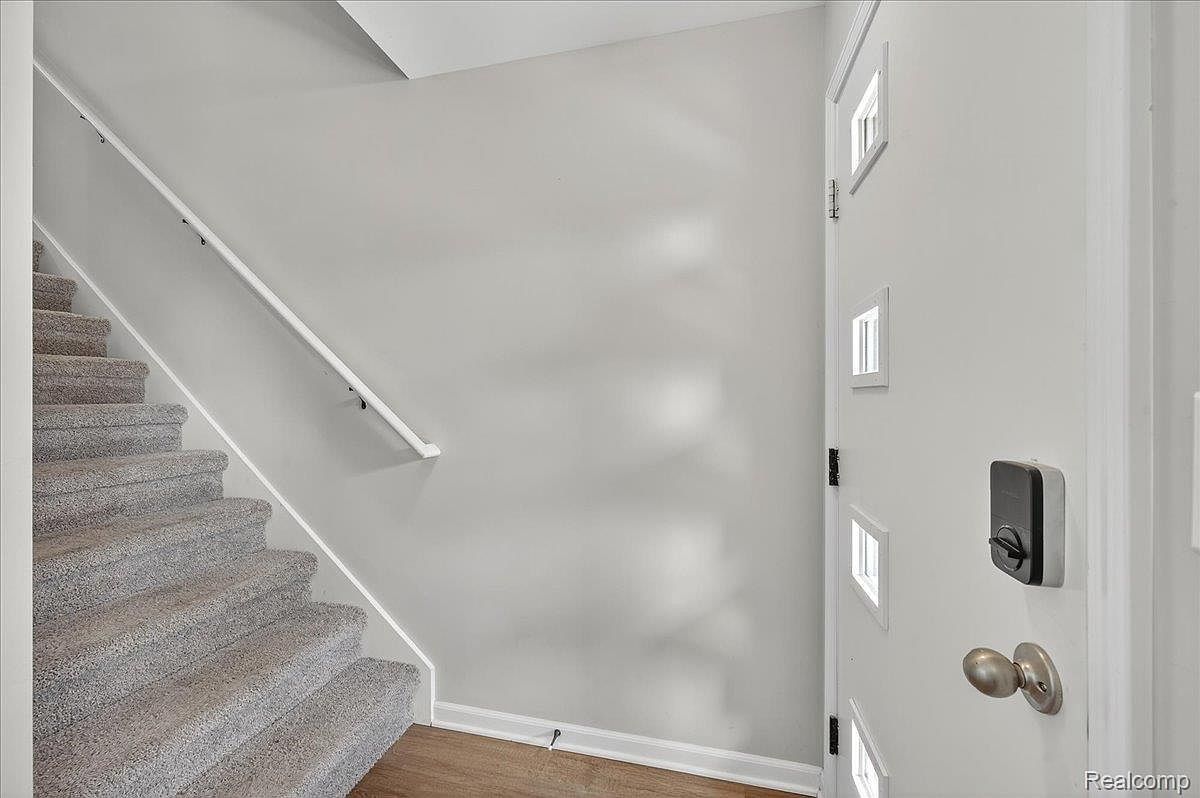 1087 Hampton Cir Detroit, MI 48207 - Thumbnail 4