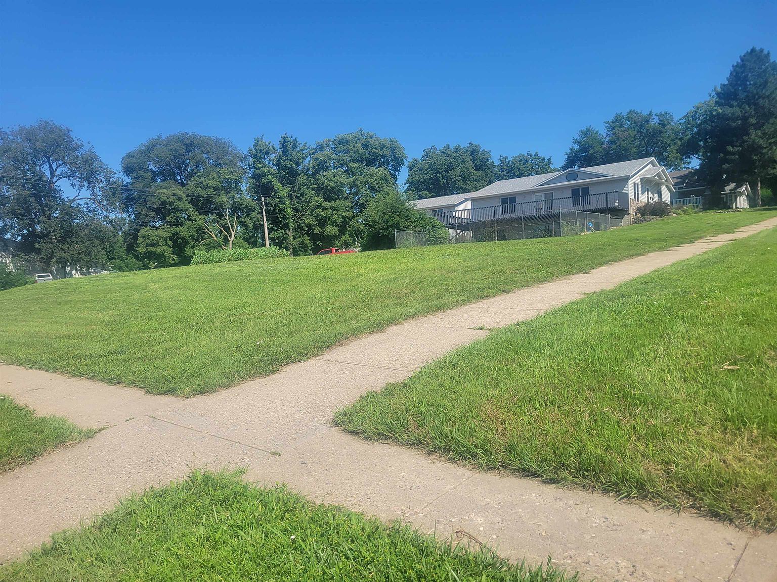 Pine St Yankton, SD 57078 - Thumbnail 4