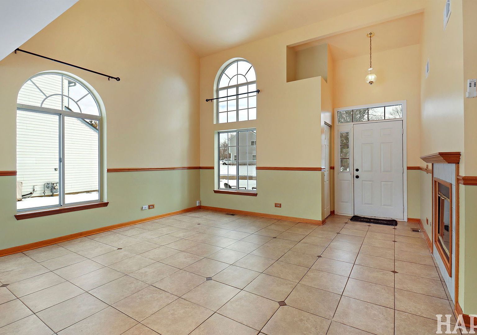 2216 N Sunrise Dr Round Lake Beach, IL 60073 - Thumbnail 4