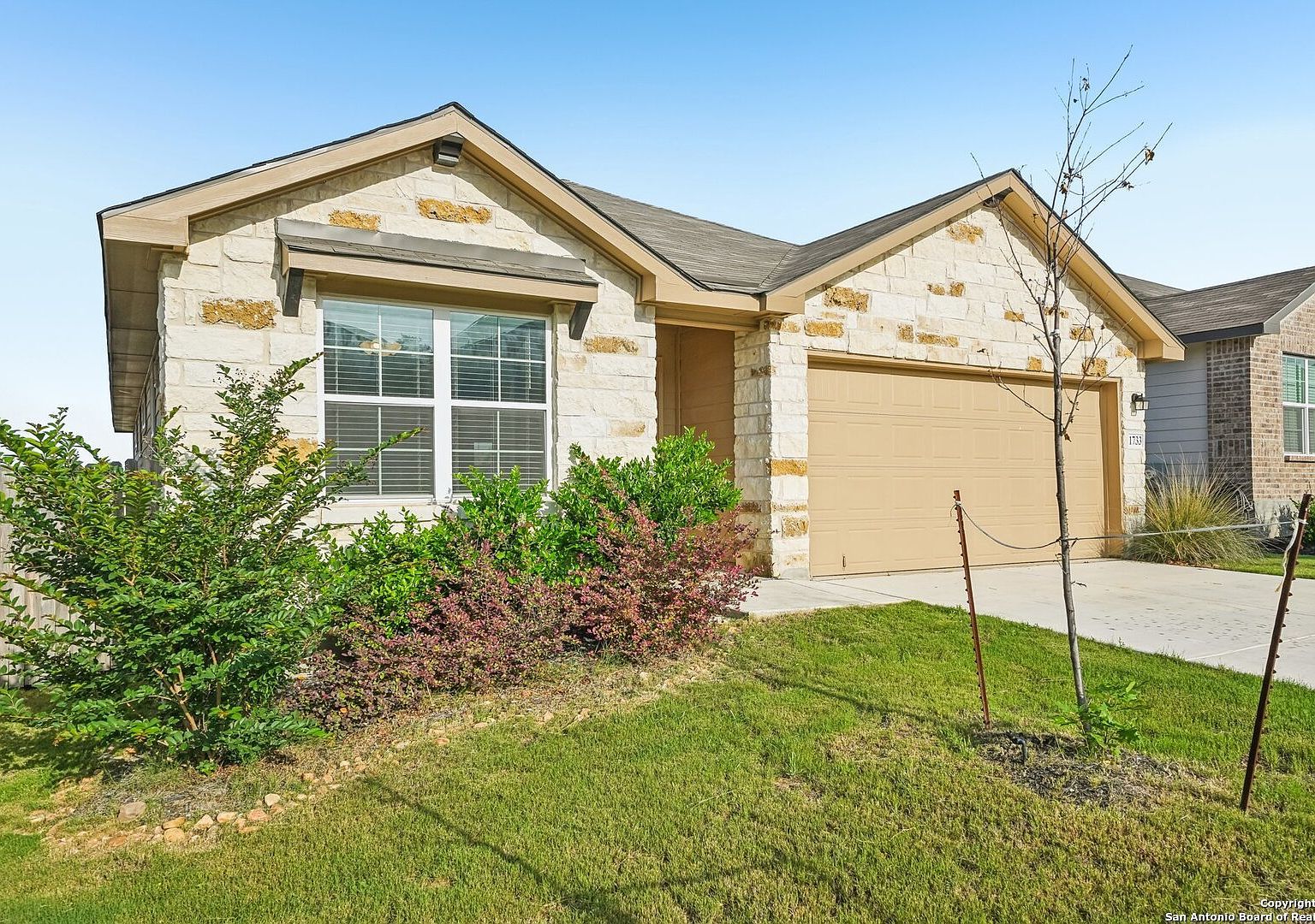 1733 Rocky Rise San Antonio, TX 78245 - Thumbnail 4
