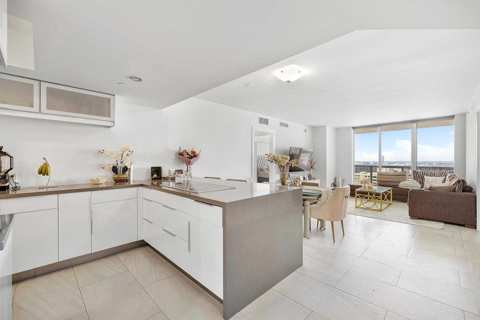 1800 South Ocean Drive, Hallandale Beach, FL, USA, 33009 - Thumbnail 4