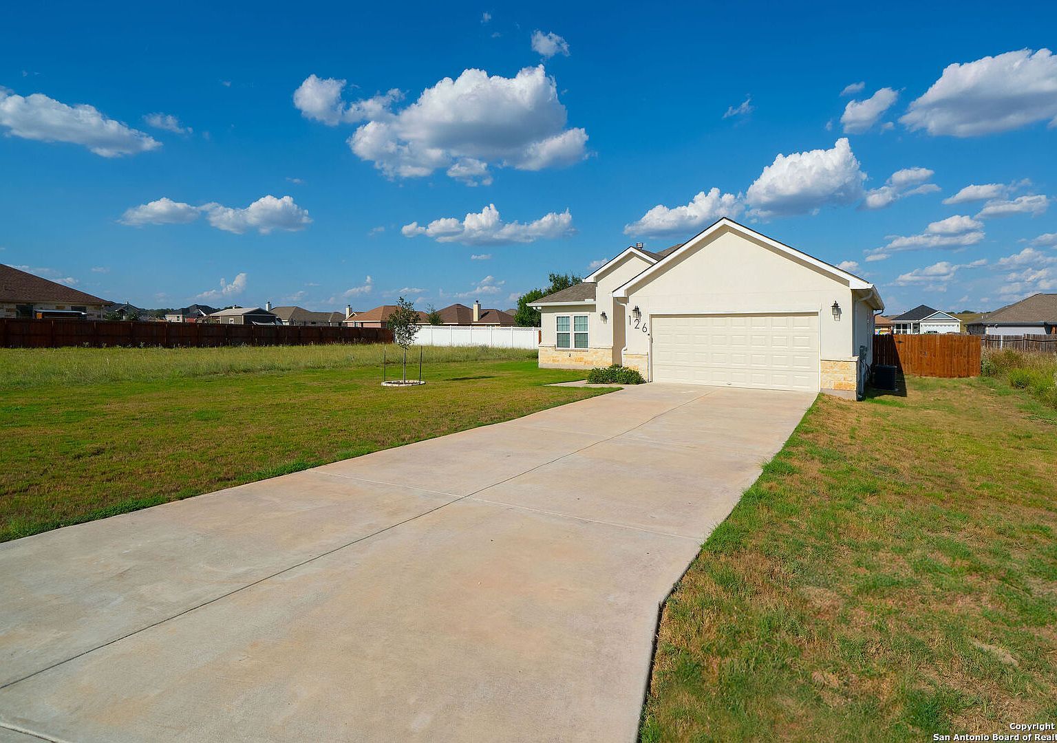 126 Merion Ln La Vernia, TX 78121 - Thumbnail 4