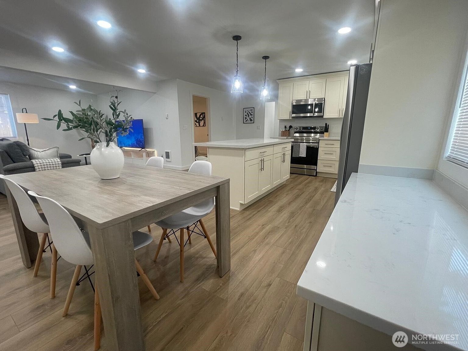 3730 SW 99th St Seattle, WA 98126 - Thumbnail 4