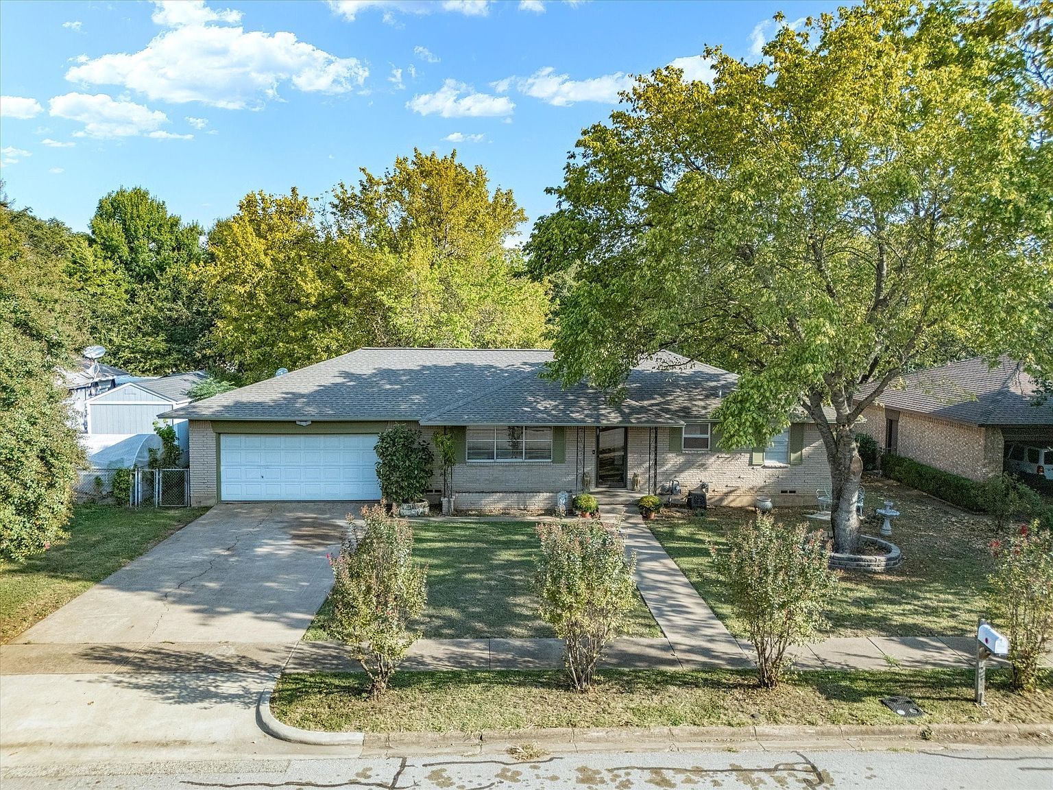 209 W Avenue K Midlothian, TX 76065 - Thumbnail 4