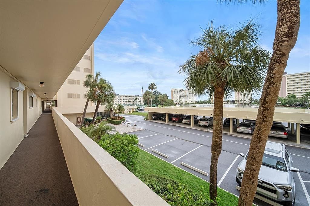 4725 Cove Cir APT 202 Saint Petersburg, FL 33708 - Thumbnail 4