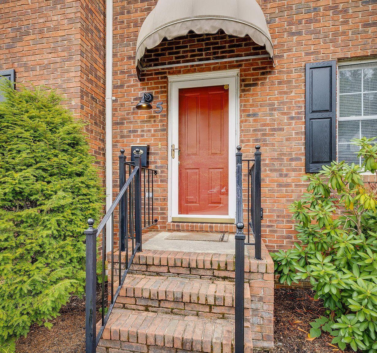 461 Eastley Ct APT 5 Kingsport, TN 37660 - Thumbnail 4