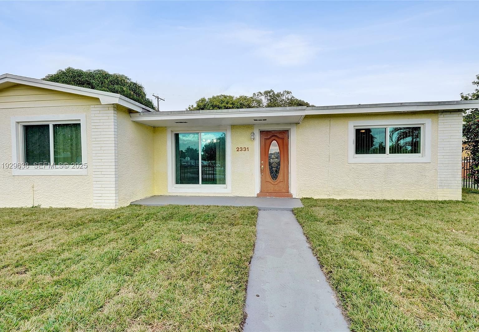 2331 NW 191st St Miami Gardens, FL 33056 - Thumbnail 4