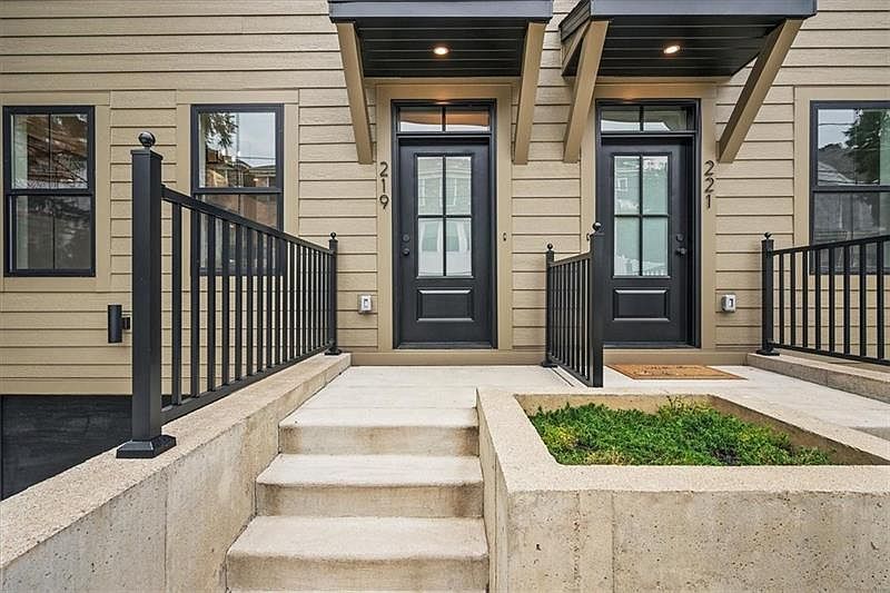 219 Seward St Pittsburgh, PA 15211 - Thumbnail 4