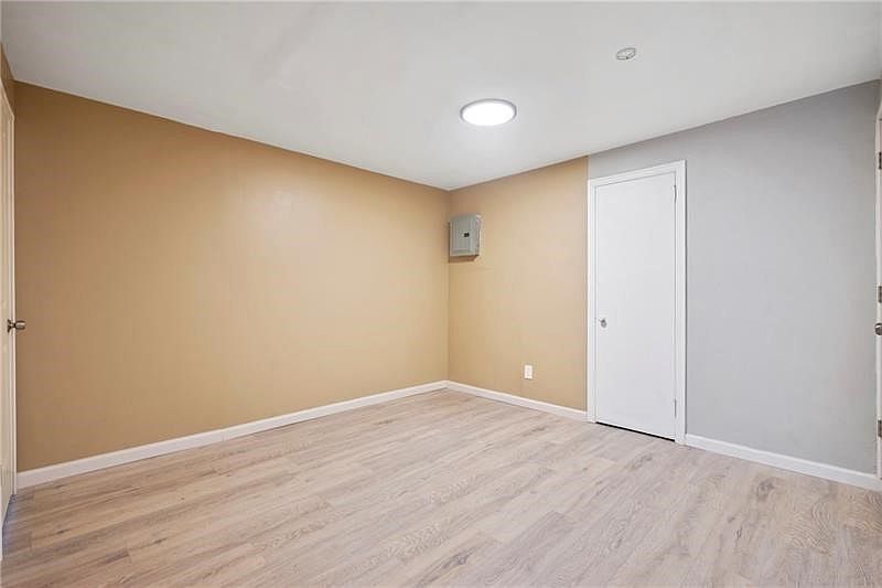 628 Greenfield Ave Pittsburgh, PA 15207 - Thumbnail 4