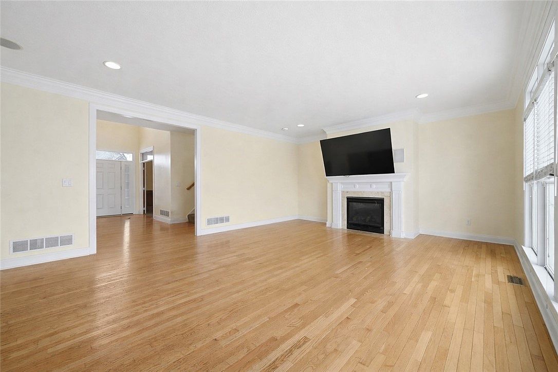 110 Timber Ridge Dr Harmony, PA 16037 - Thumbnail 4