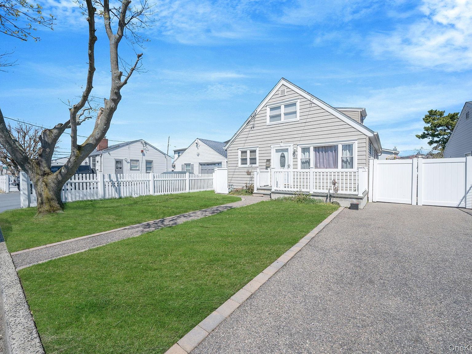 82 E Seacrest Ave Lindenhurst, NY 11757 - Thumbnail 4