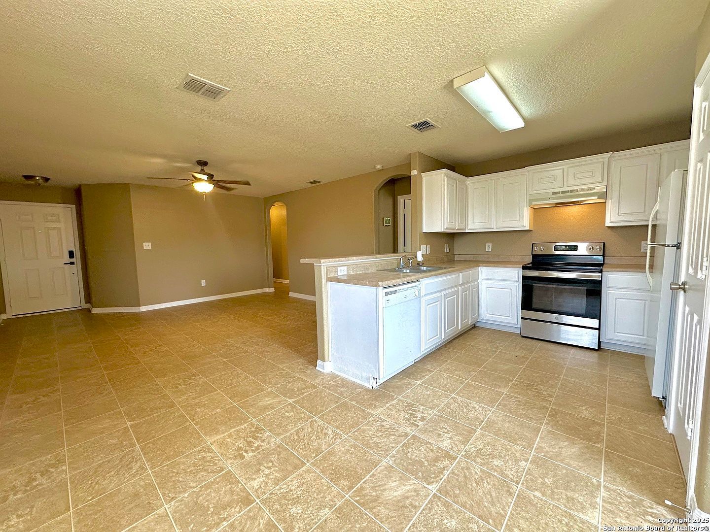 11526 Country Cyn San Antonio, TX 78252 - Thumbnail 4