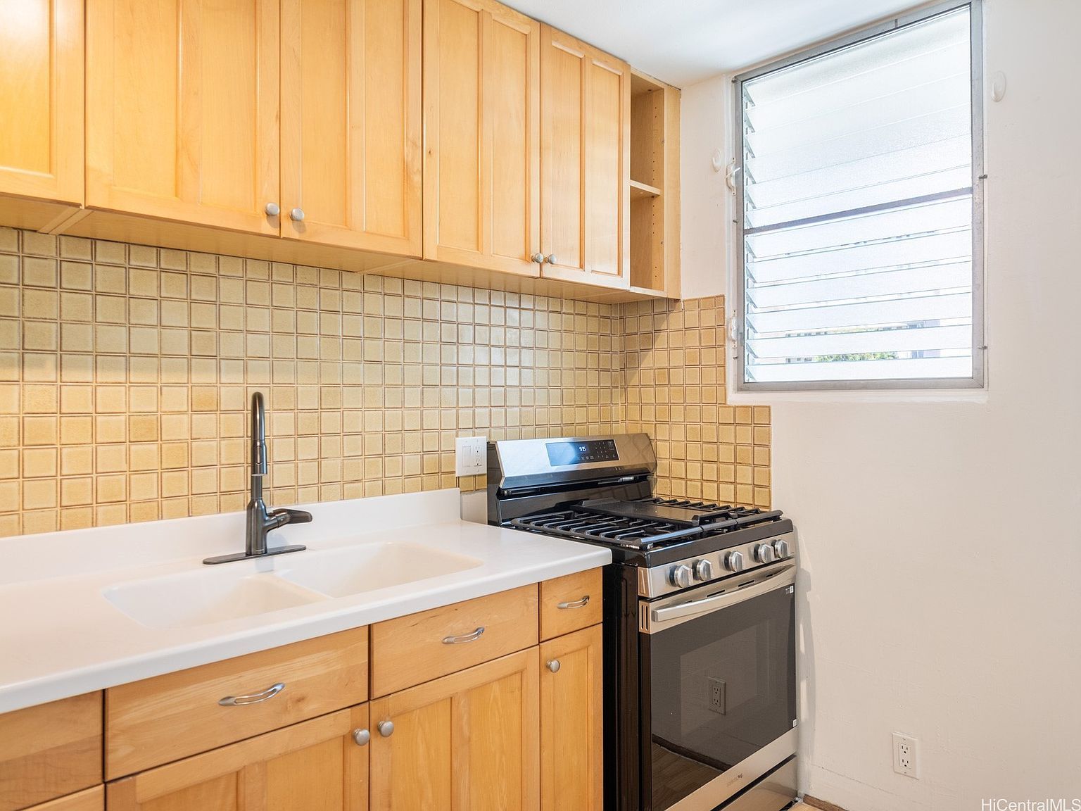 1036 Green St APT 304 Honolulu, HI 96822 - Thumbnail 4