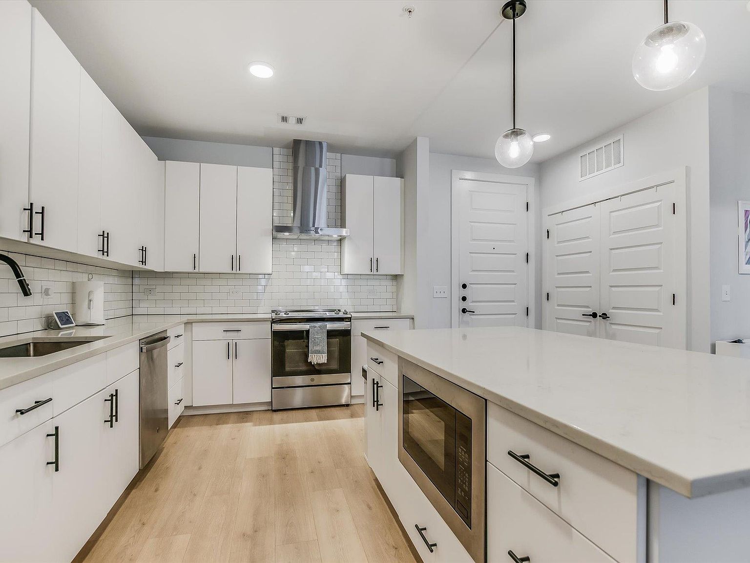 3101 Govalle Ave #209 Austin, TX 78702 - Thumbnail 4