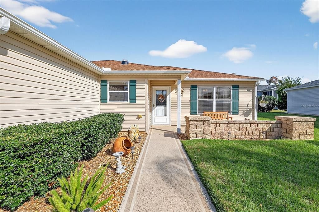 2677 English Ivy Cir The Villages, FL 32162 - Thumbnail 4