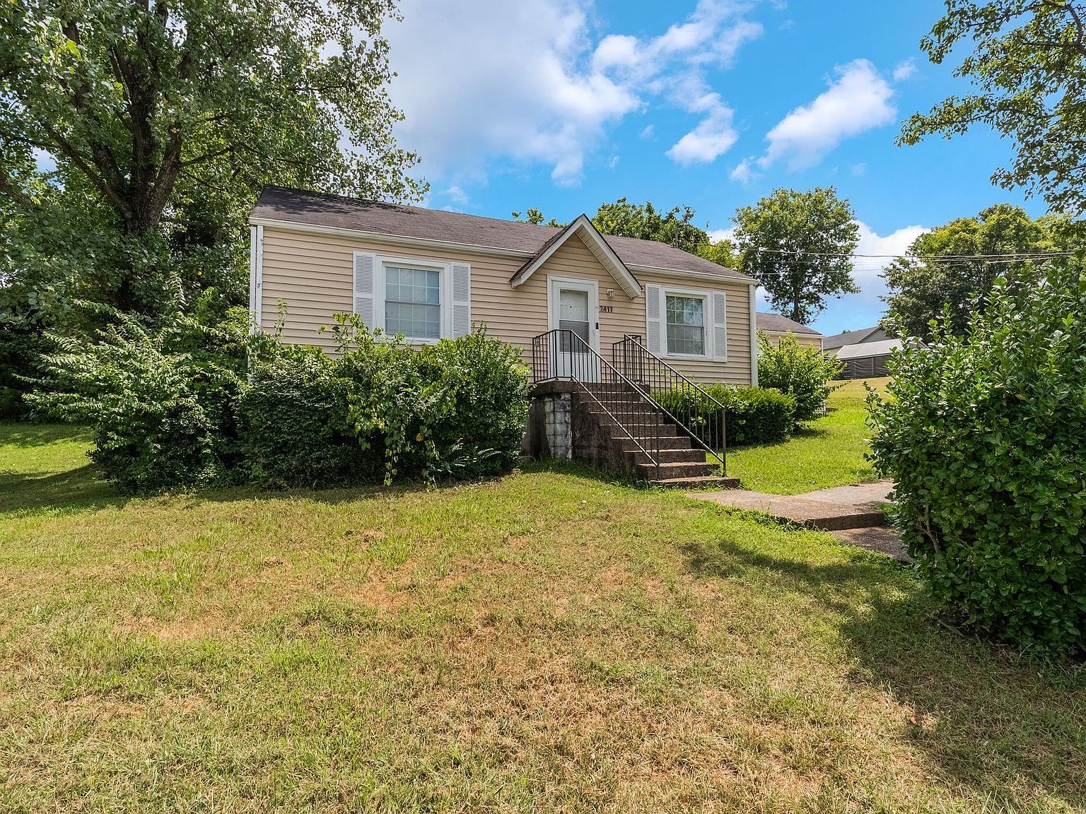 2417 Grover St Nashville, TN 37207 - Thumbnail 4